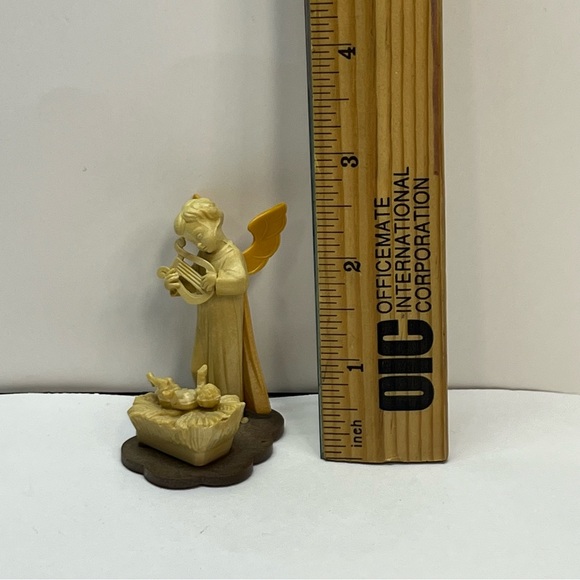vintage hard plasitc nativity set figurine angel baby jesus made in italy mcm 3” - Picture 2 of 7